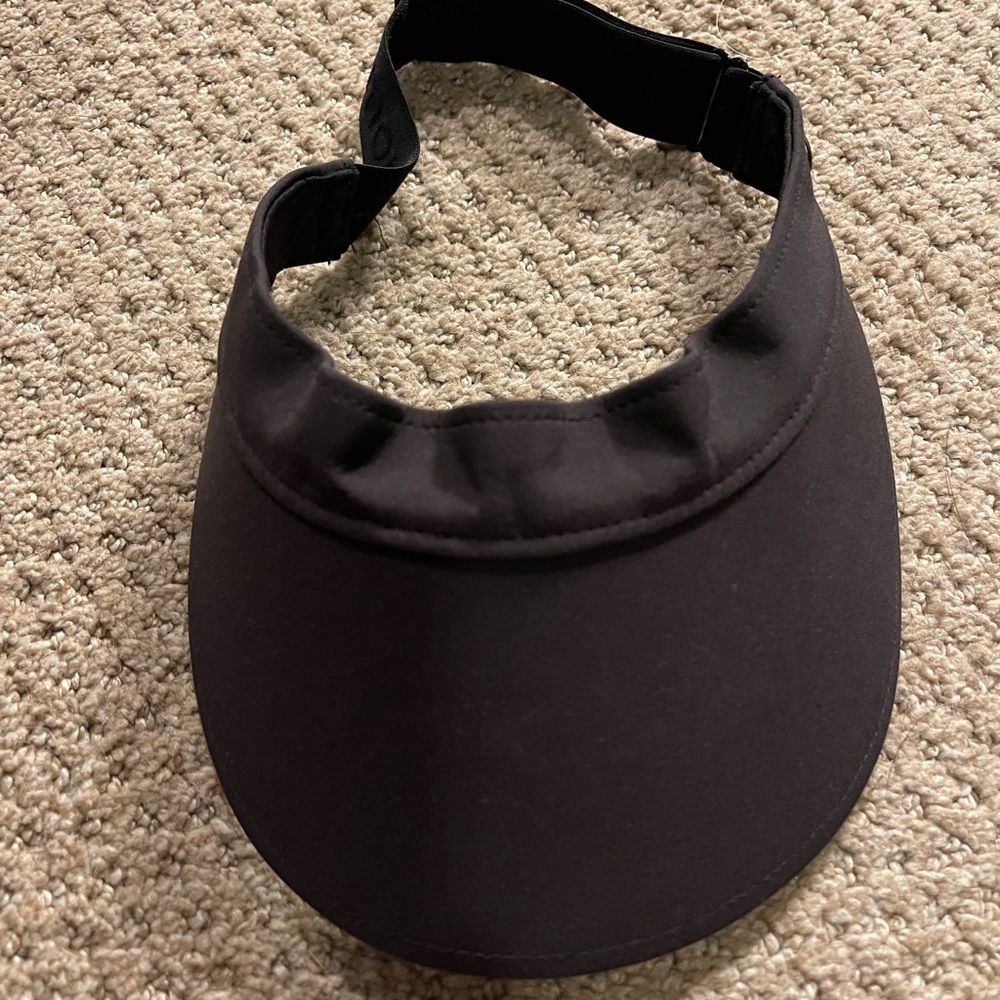 Lululemon FAST PACED RUNNING VISOR- Black